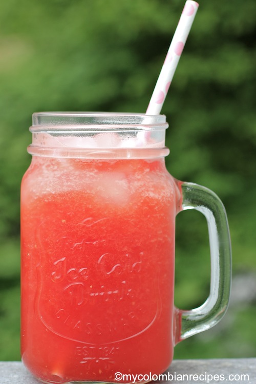 Jugo de Sandia o Patilla |mycolombianrecipes.com