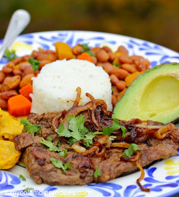 Bistec Encebollado (Colombian-Steak with Onion Sauce) - My Colombian Recipes