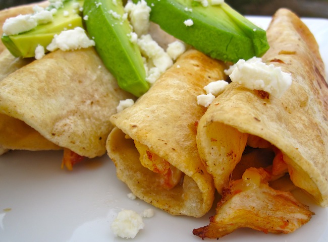 Taquitos o Flautas de Pollo (Chicken Taquitos or Flautas) - My Colombian  Recipes